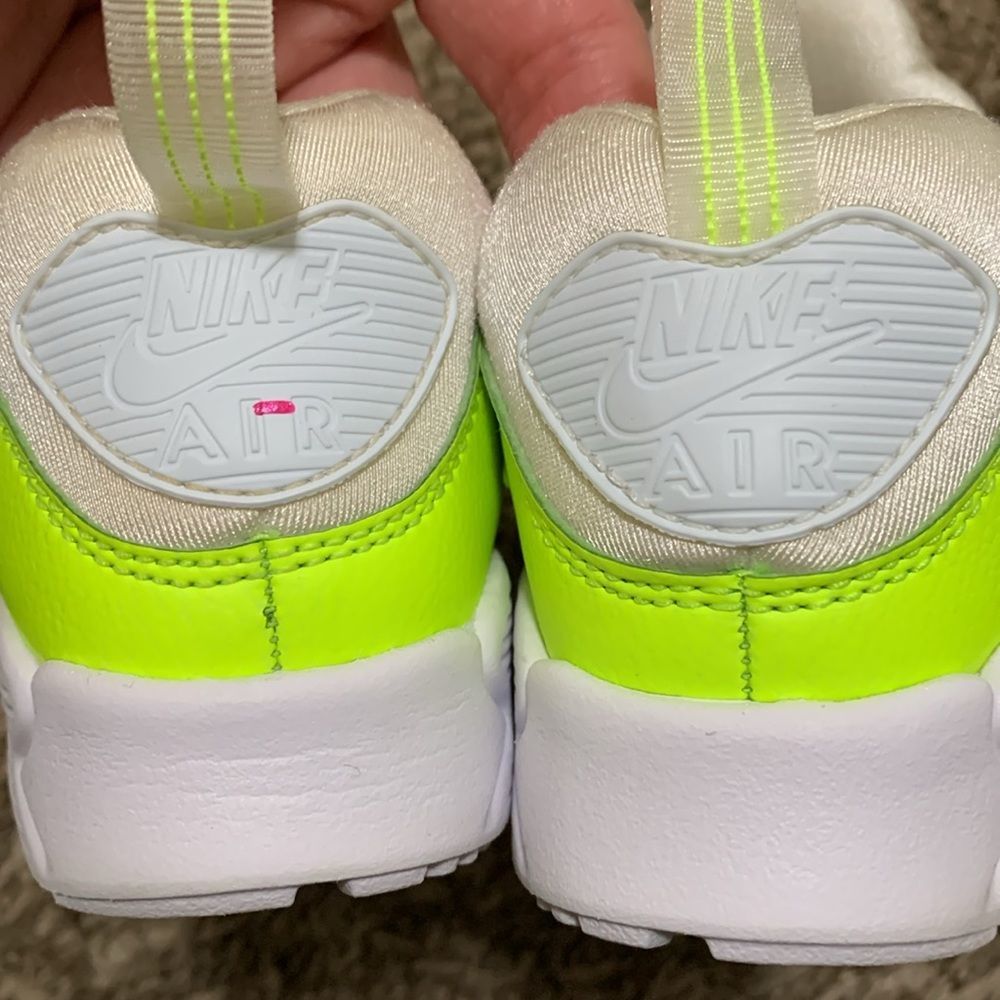 Nike Toddler Air Max Tiny 90 SE Athletic Shoes Size 10 Neon Green White Slip On - Picture 4 of 6